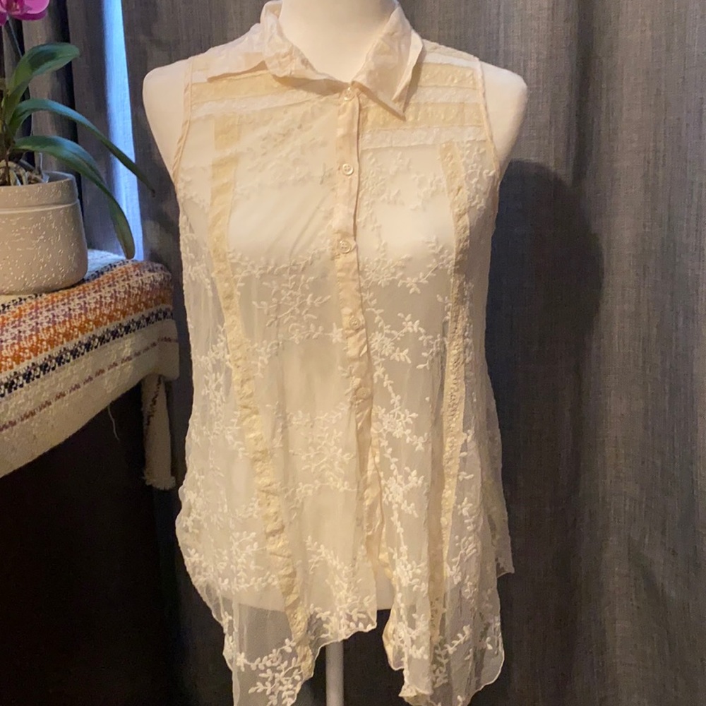 JW 4 Love and Liberty top